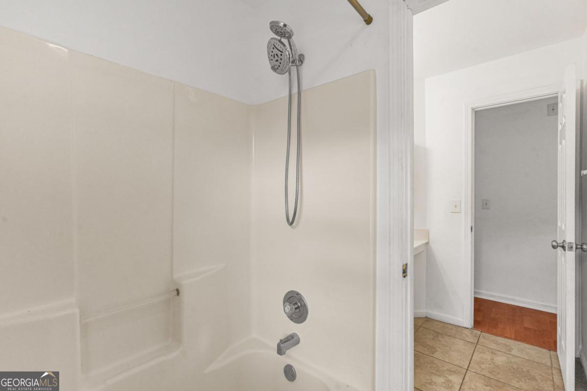 909 Michael Lee Way Property Photo 23