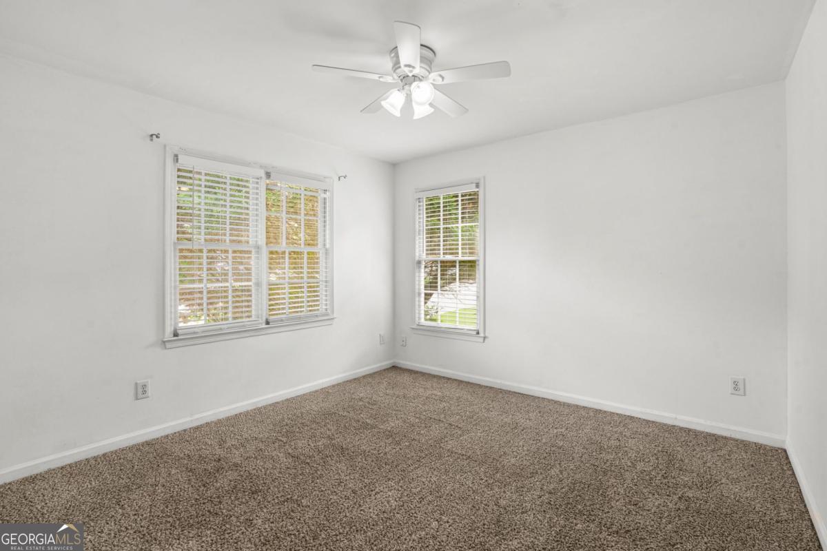 909 Michael Lee Way Property Photo 24