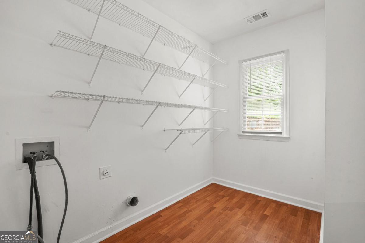 909 Michael Lee Way Property Photo 26