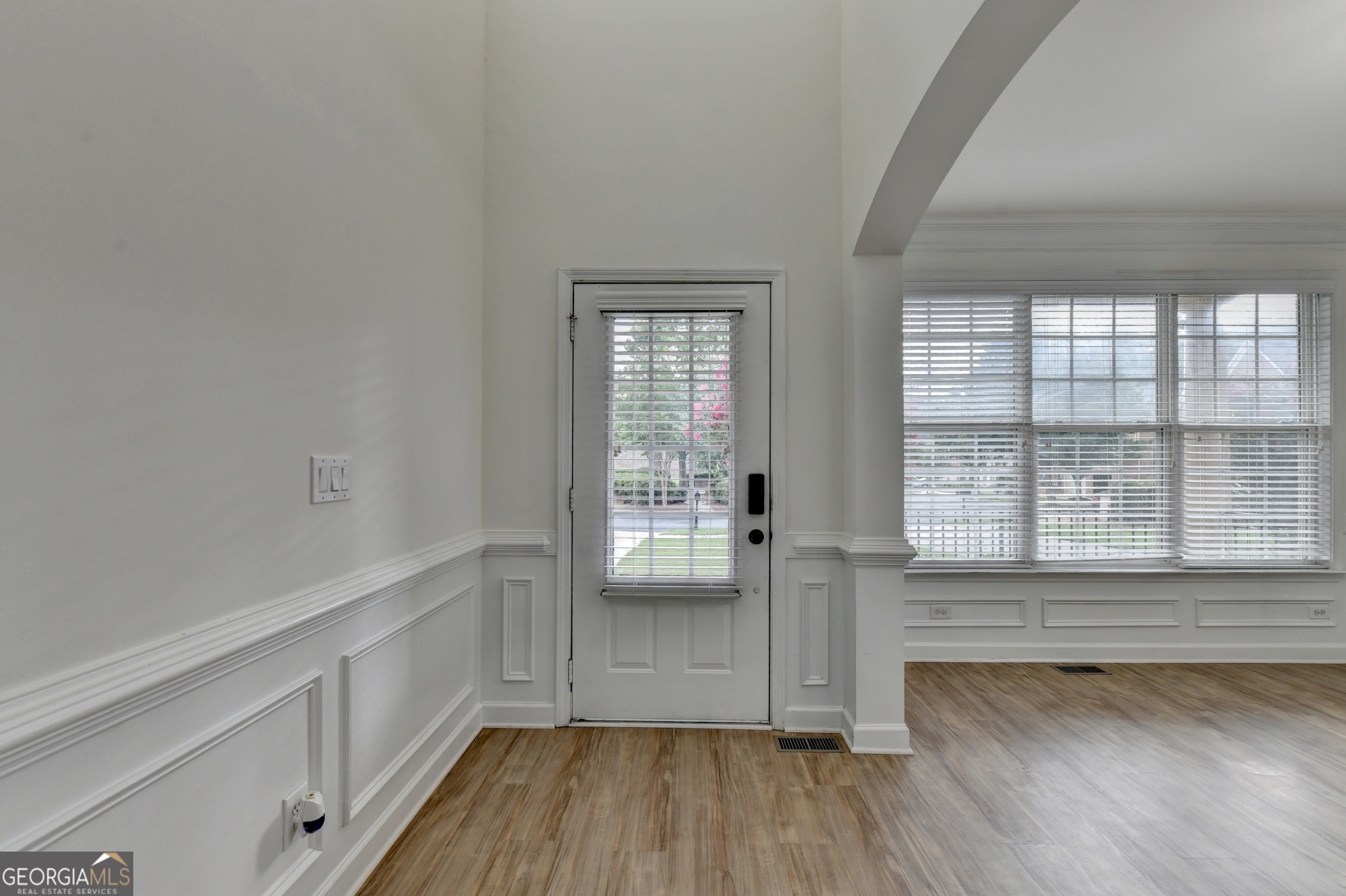 2511 Royston Drive Property Photo 8
