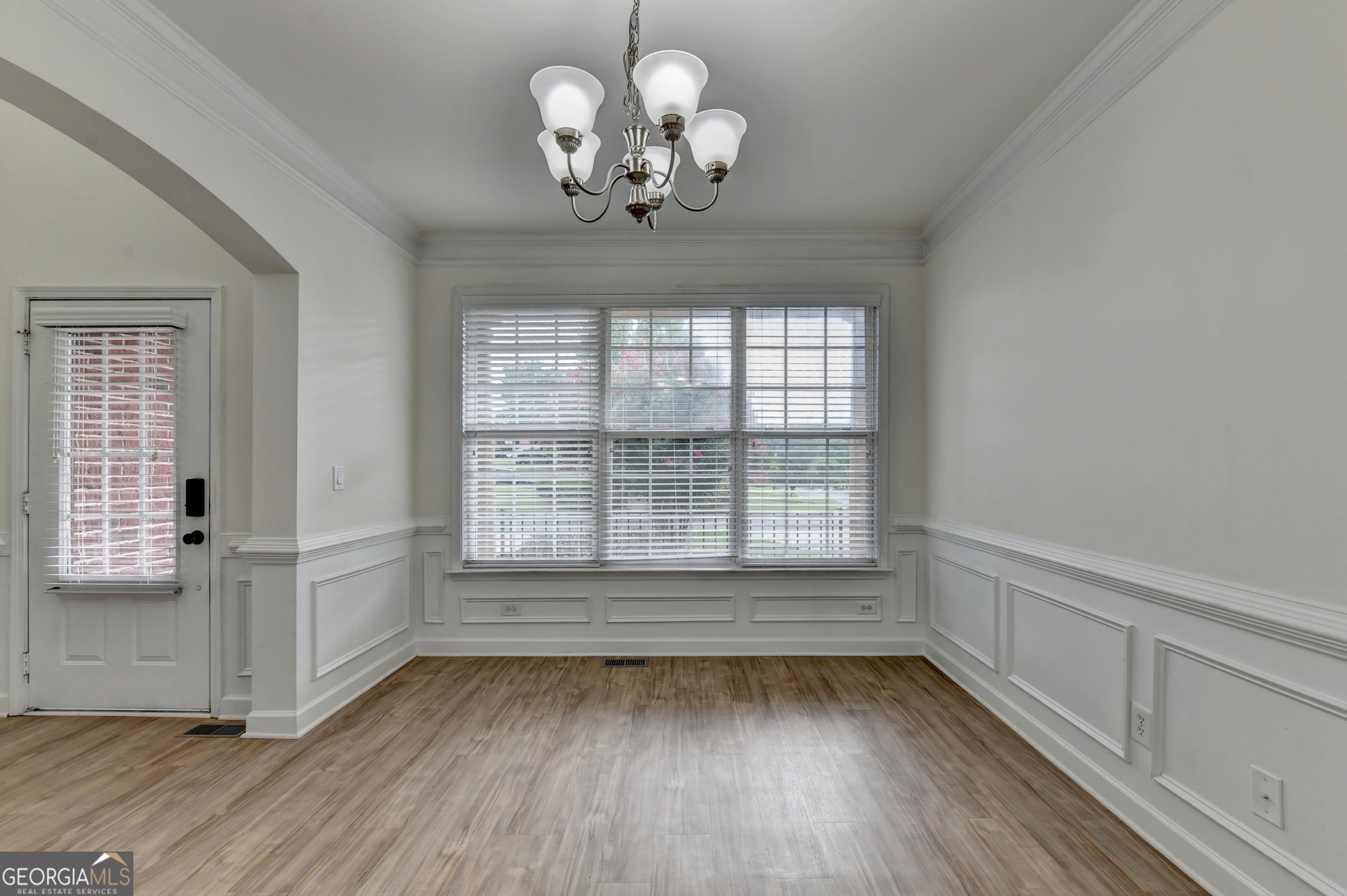 2511 Royston Drive Property Photo 12