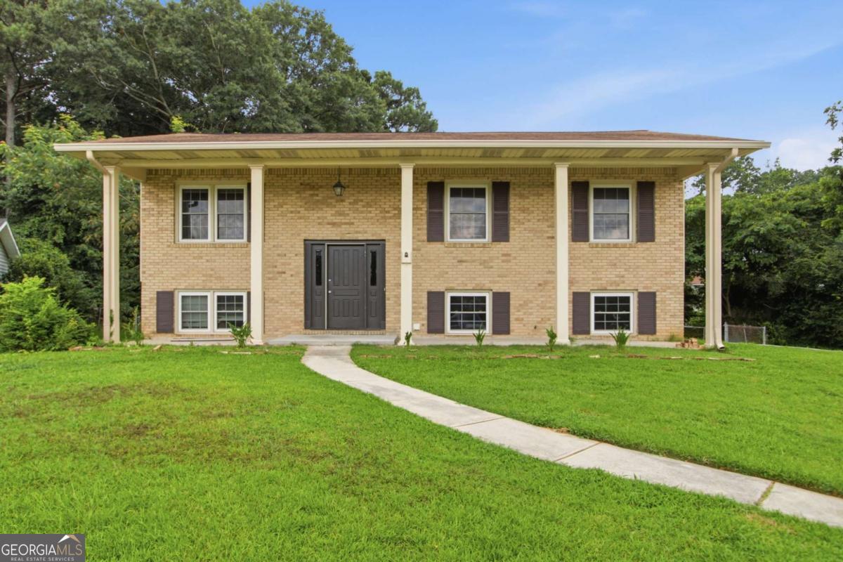 2442 Wakefield Cove Property Photo 1