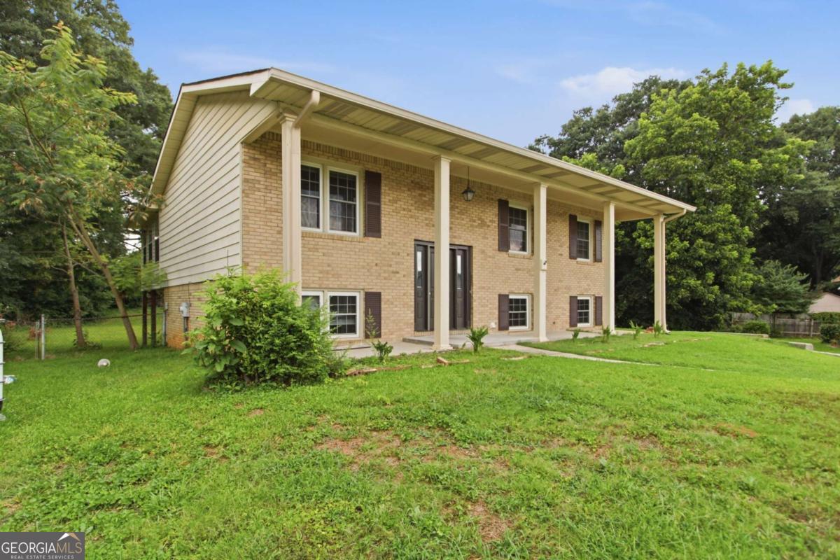 2442 Wakefield Cove Property Photo 3