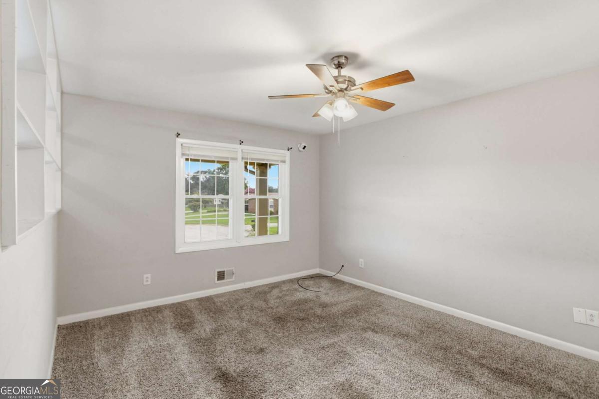 2442 Wakefield Cove Property Photo 9