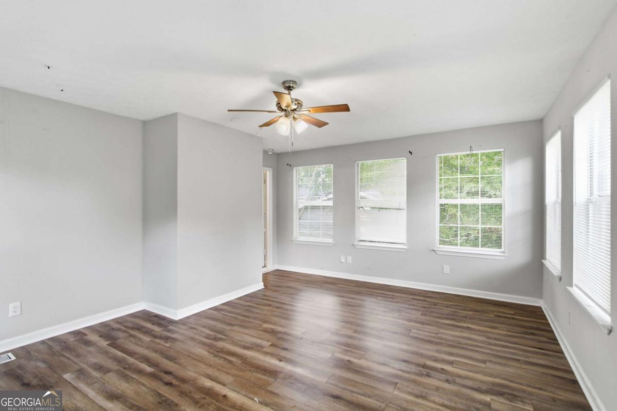 2442 Wakefield Cove Property Photo 16