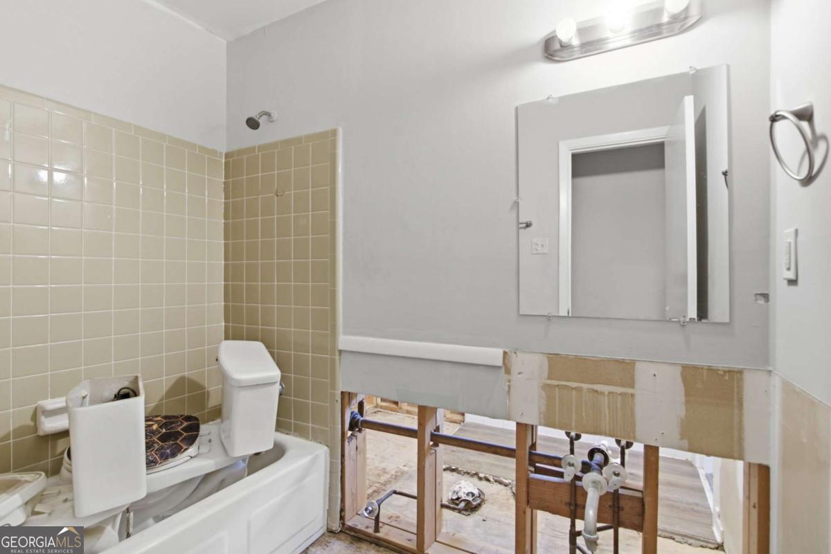2442 Wakefield Cove Property Photo 26