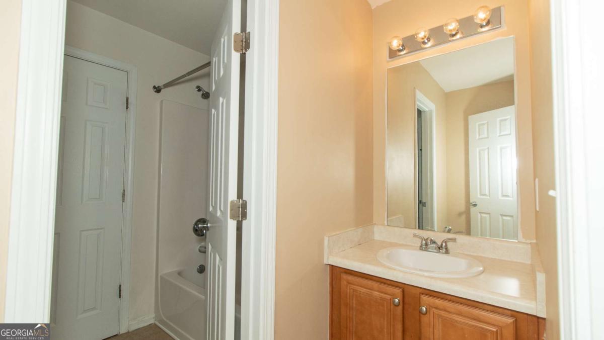 420 Oak Terrace Drive Property Photo 18