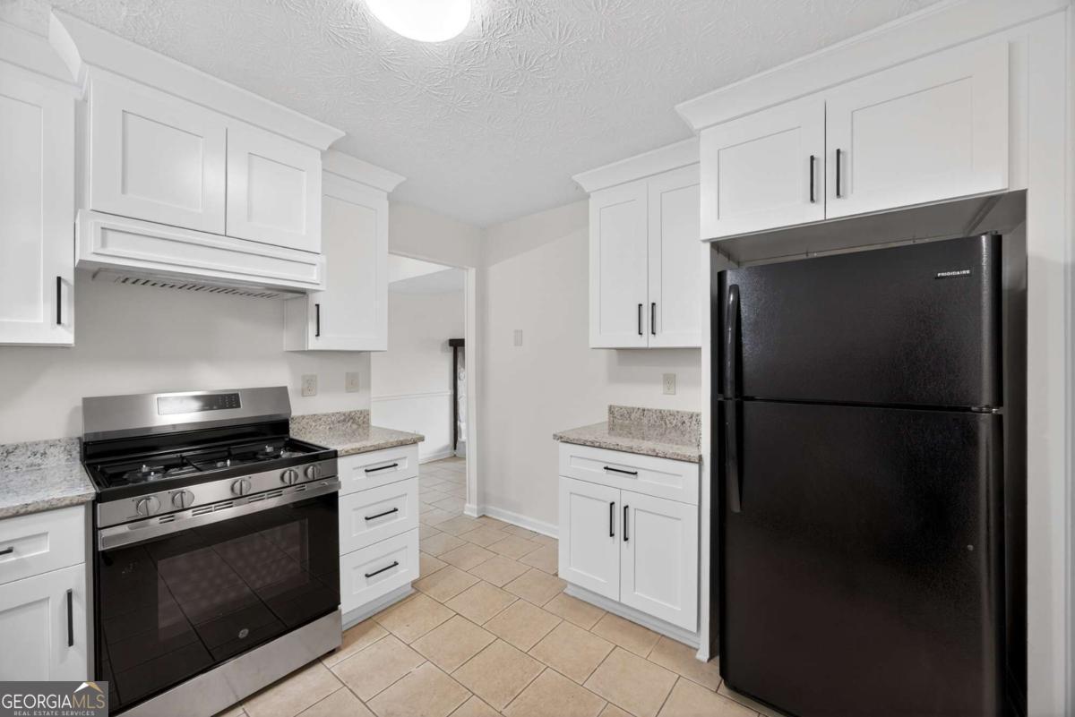 6898 Babbling Brook Drive Property Photo 8