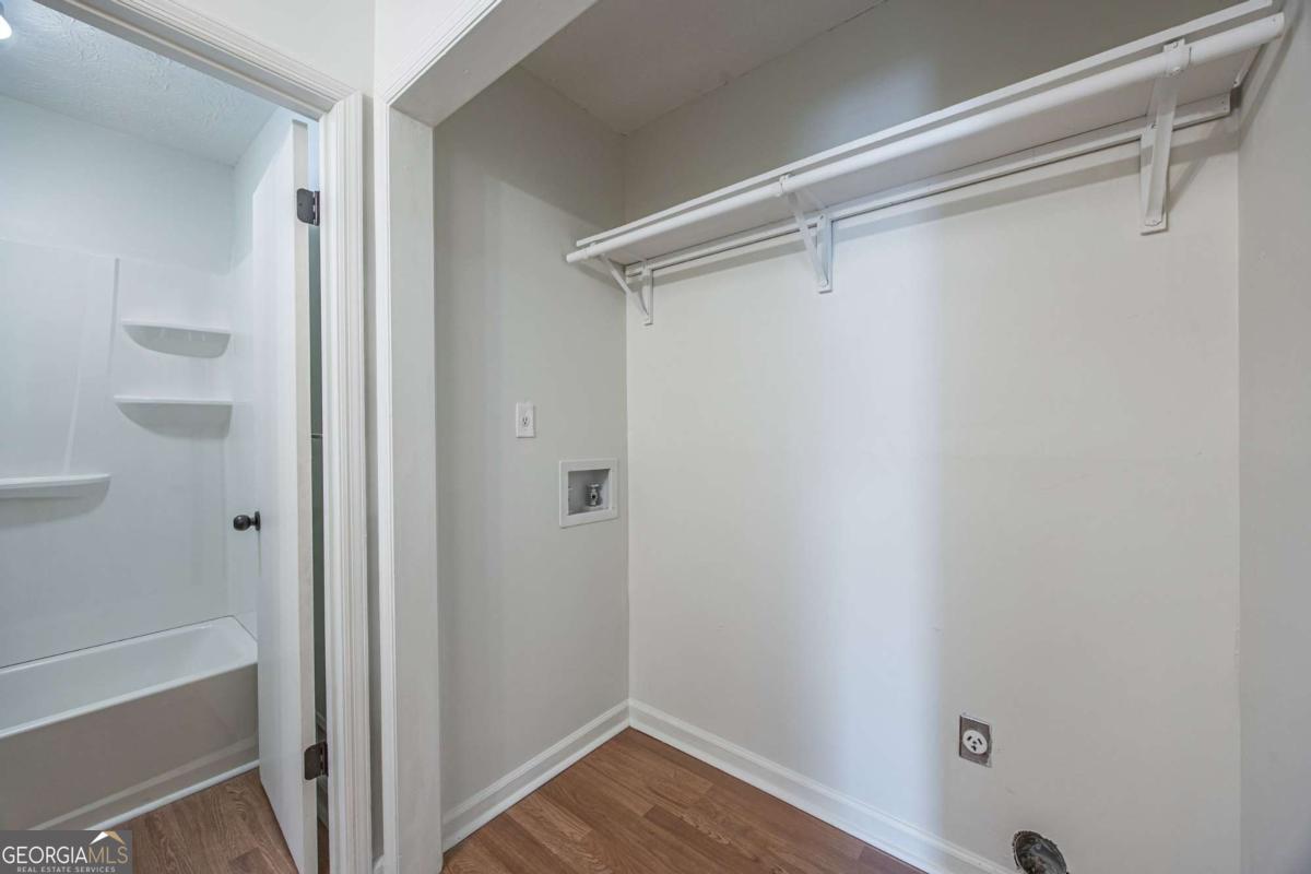 6898 Babbling Brook Drive Property Photo 17