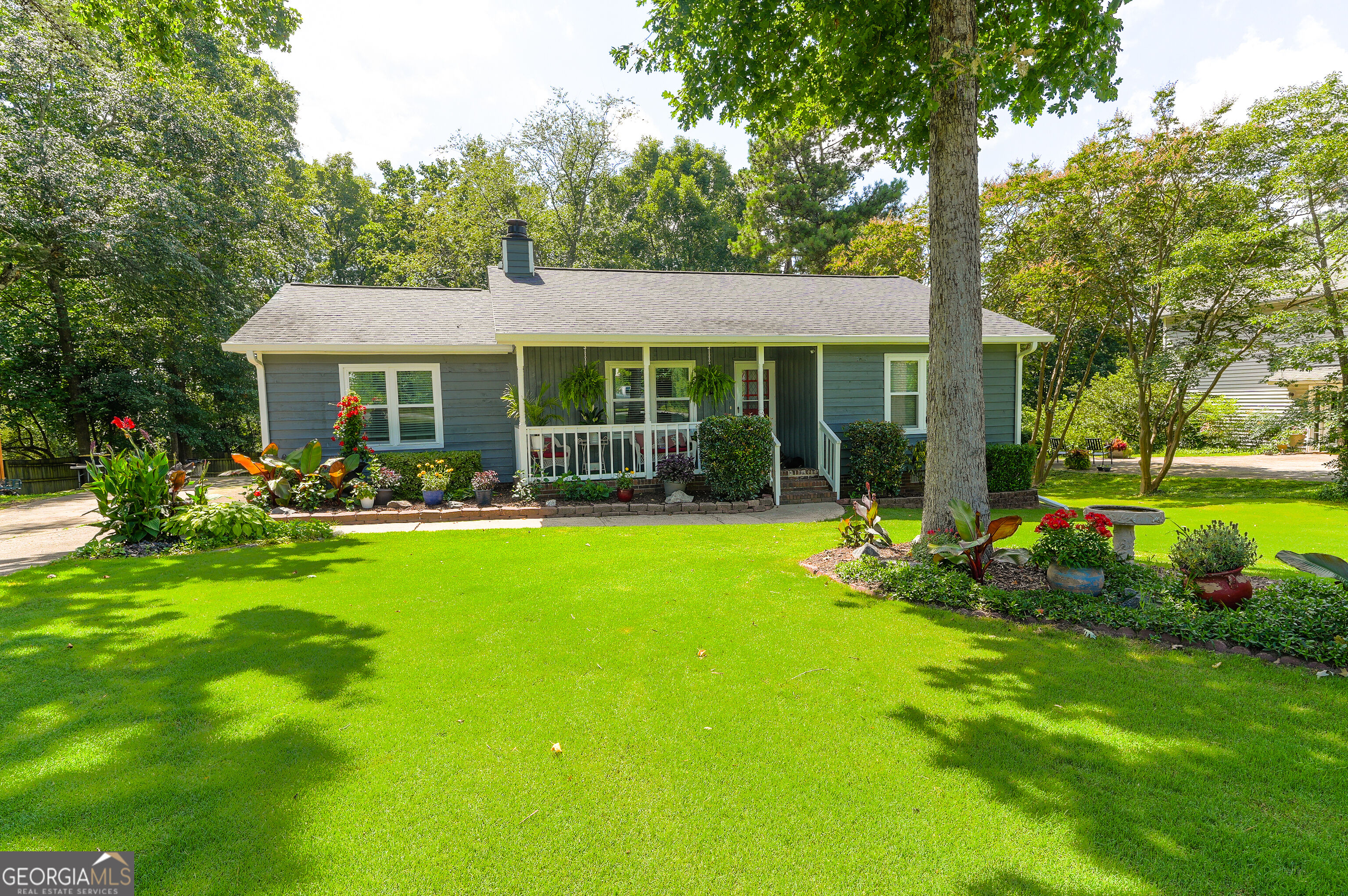 2674 SARDIS Drive Property Photo 1