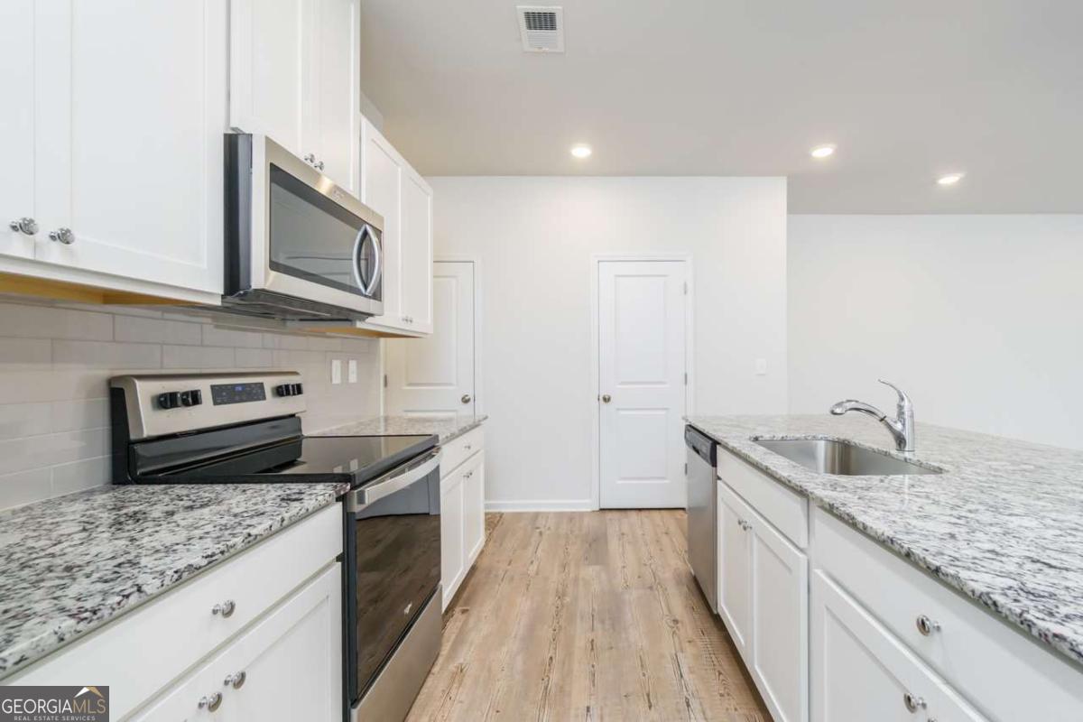 84 Founders Drive Property Photo 3
