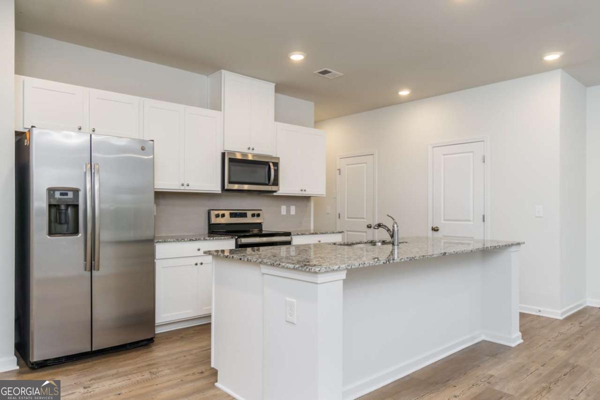 84 Founders Drive Property Photo 5
