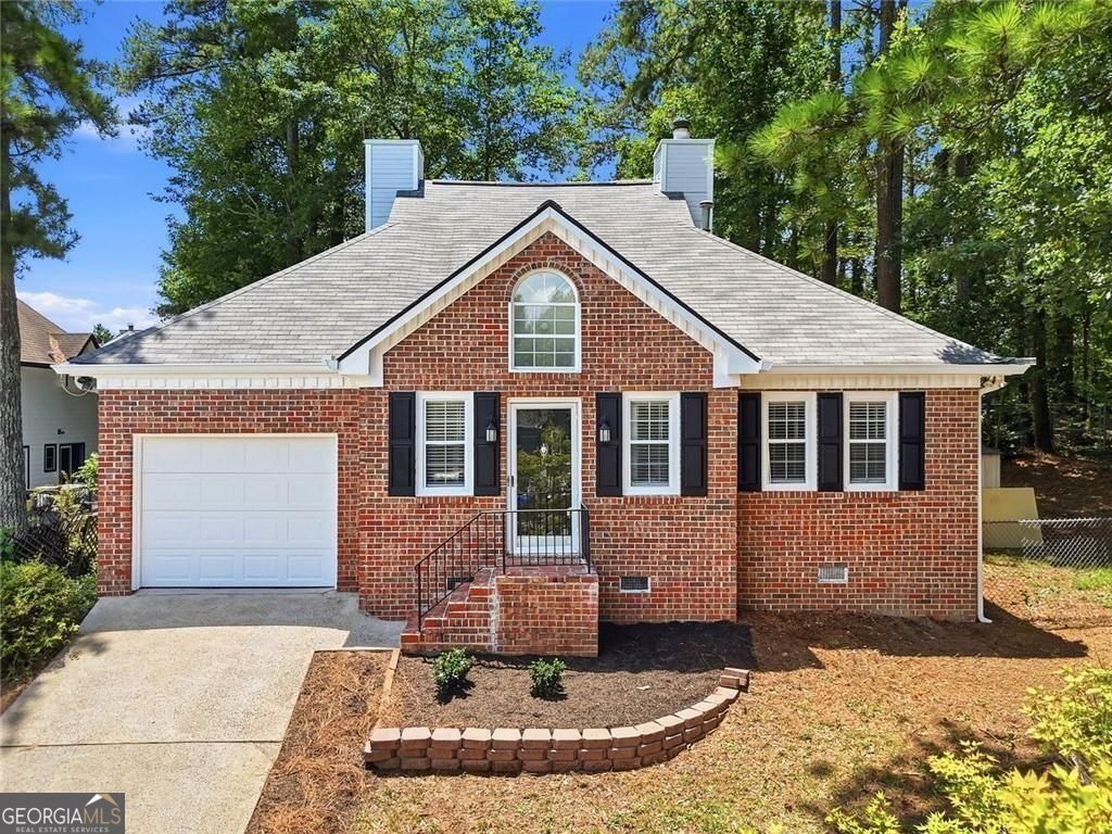 1632 Oakwood Court Property Photo 1