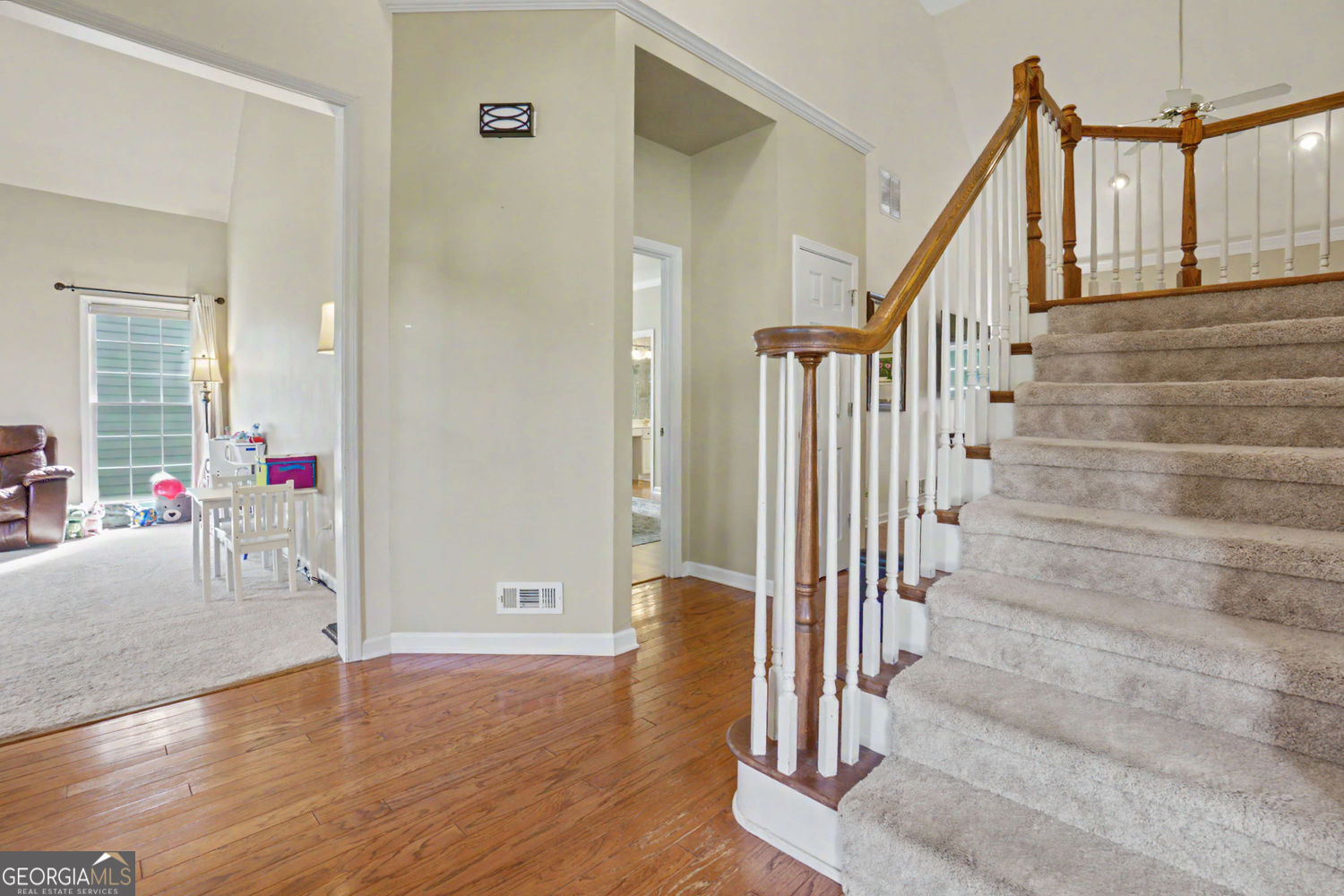 3185 Gainer Drive Property Photo 6