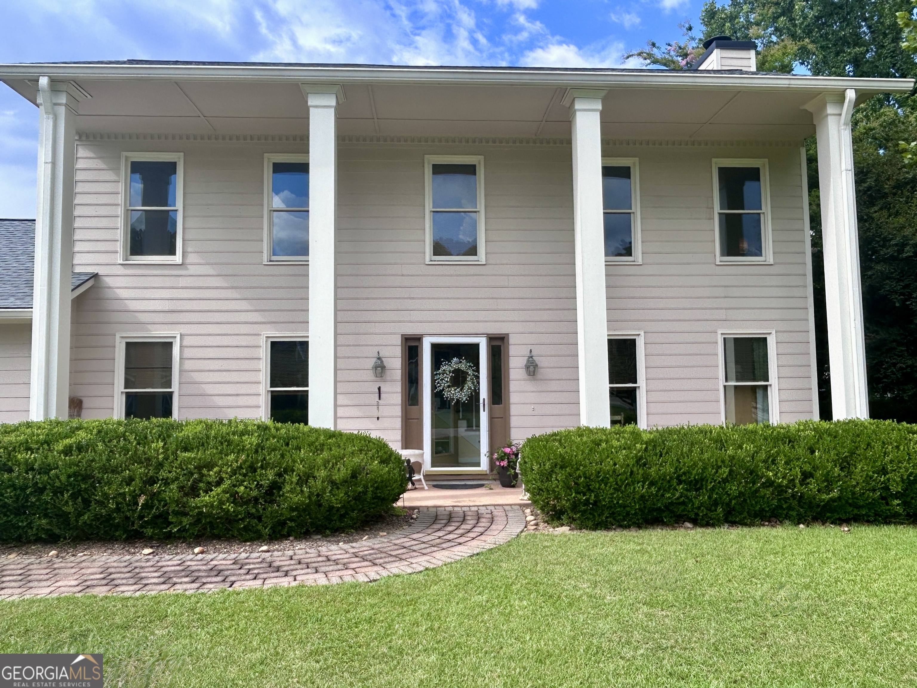 200 Hedgewood Court Property Photo 1