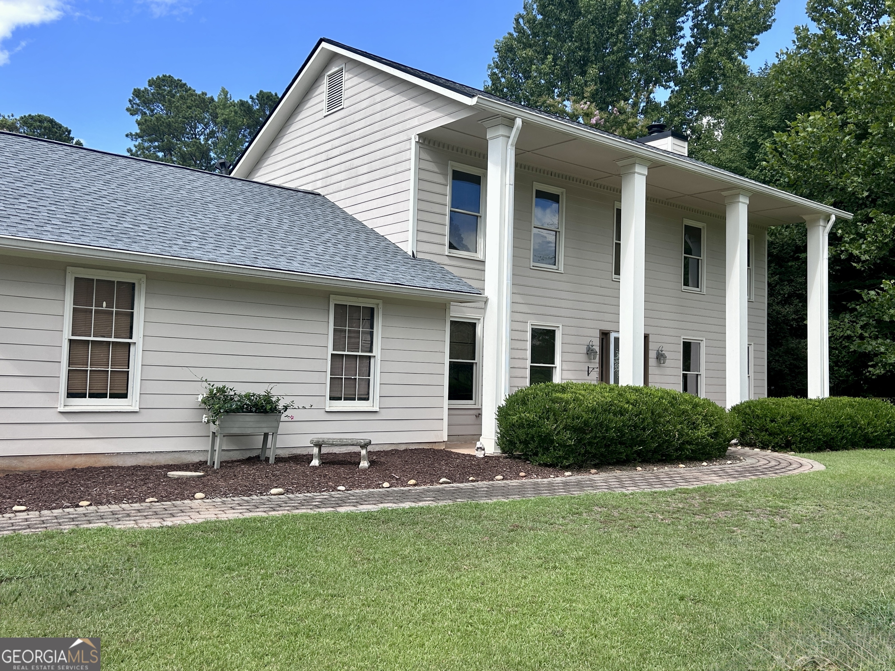 200 Hedgewood Court Property Photo 2