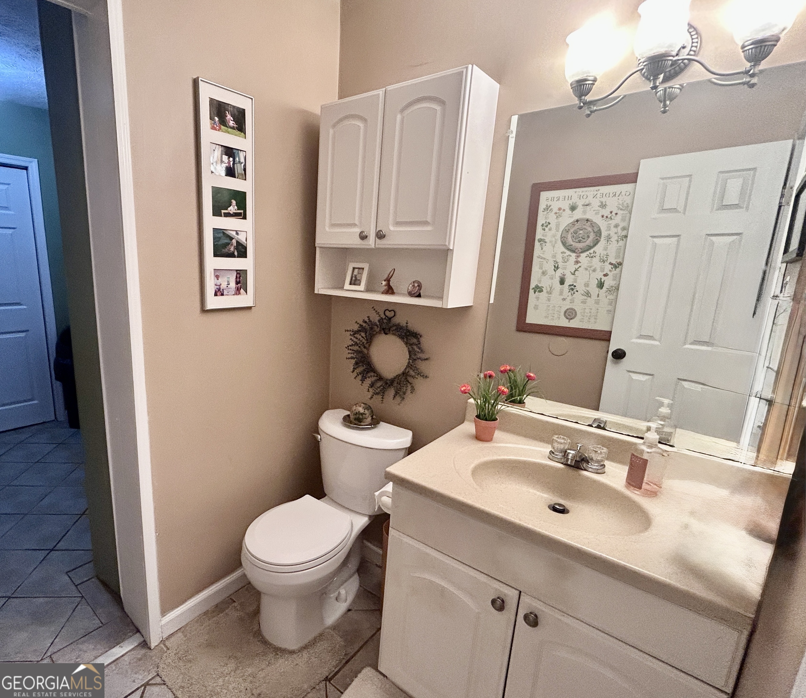 200 Hedgewood Court Property Photo 16