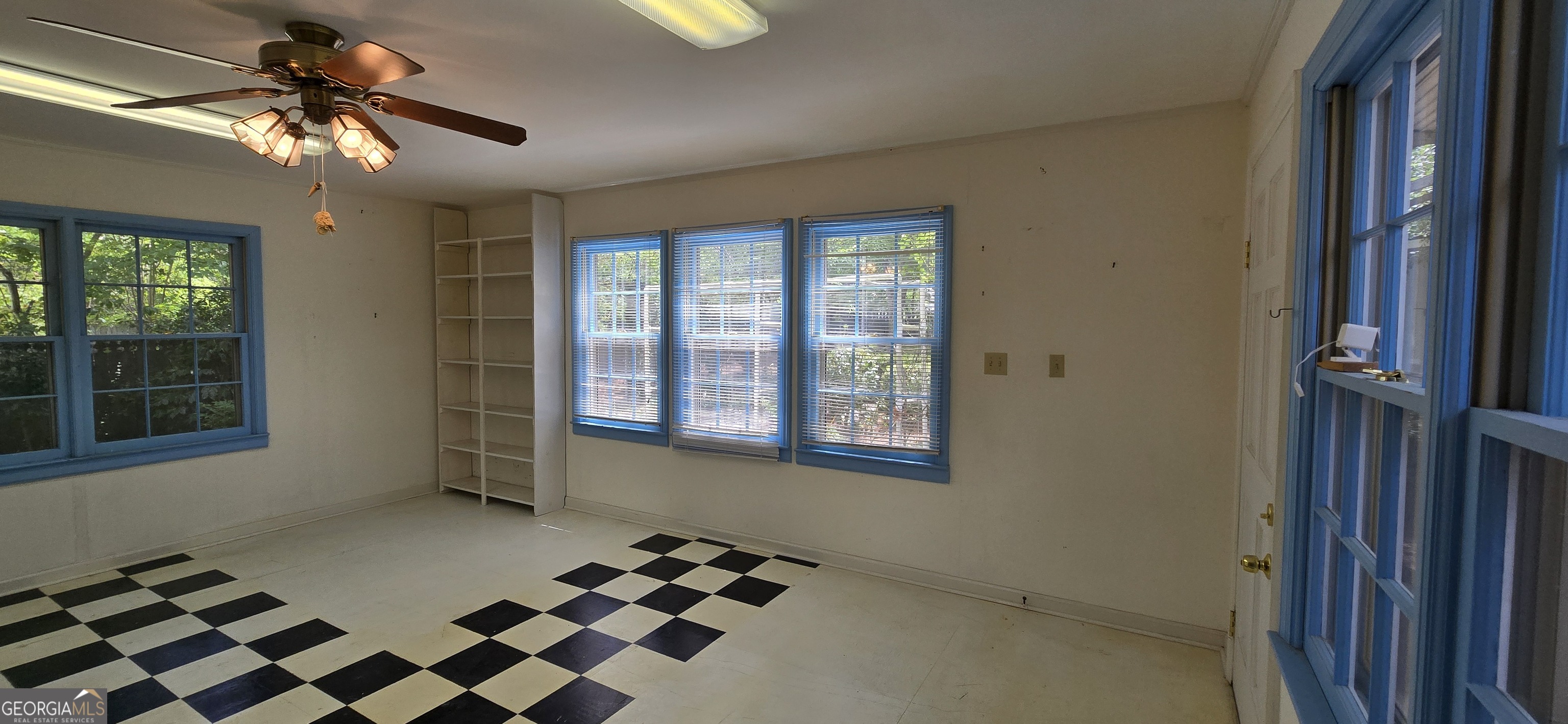 210 Penn Avenue Property Photo 33