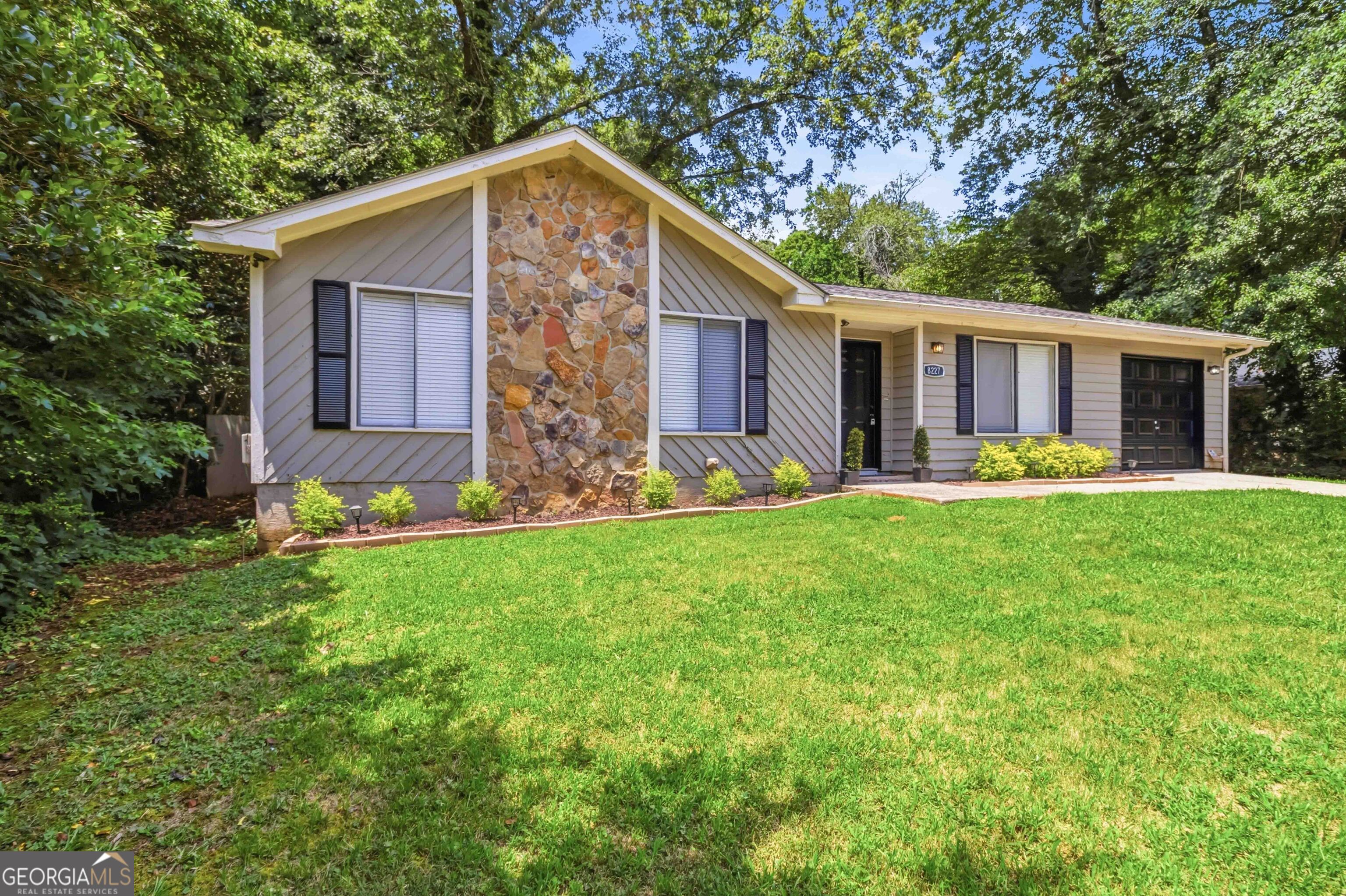 8227 Englewood Trail Property Photo 1