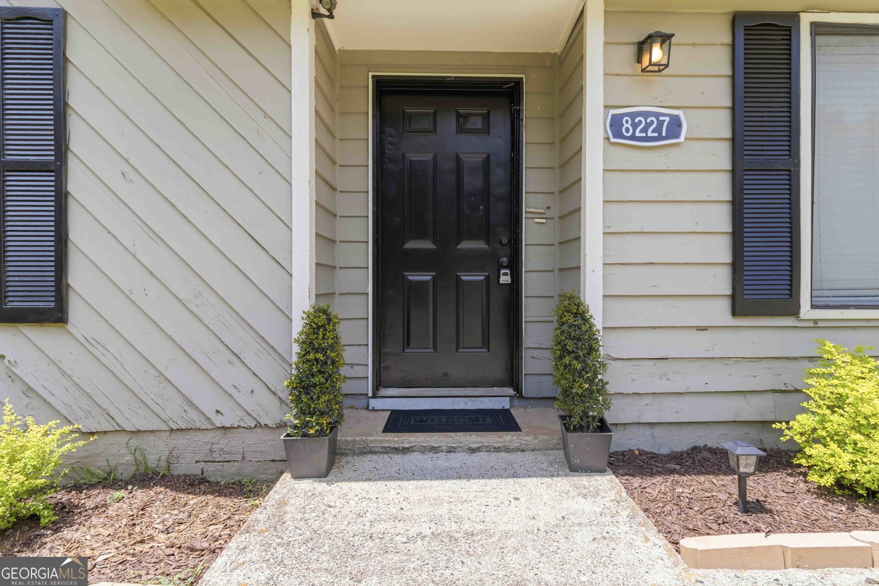 8227 Englewood Trail Property Photo 3