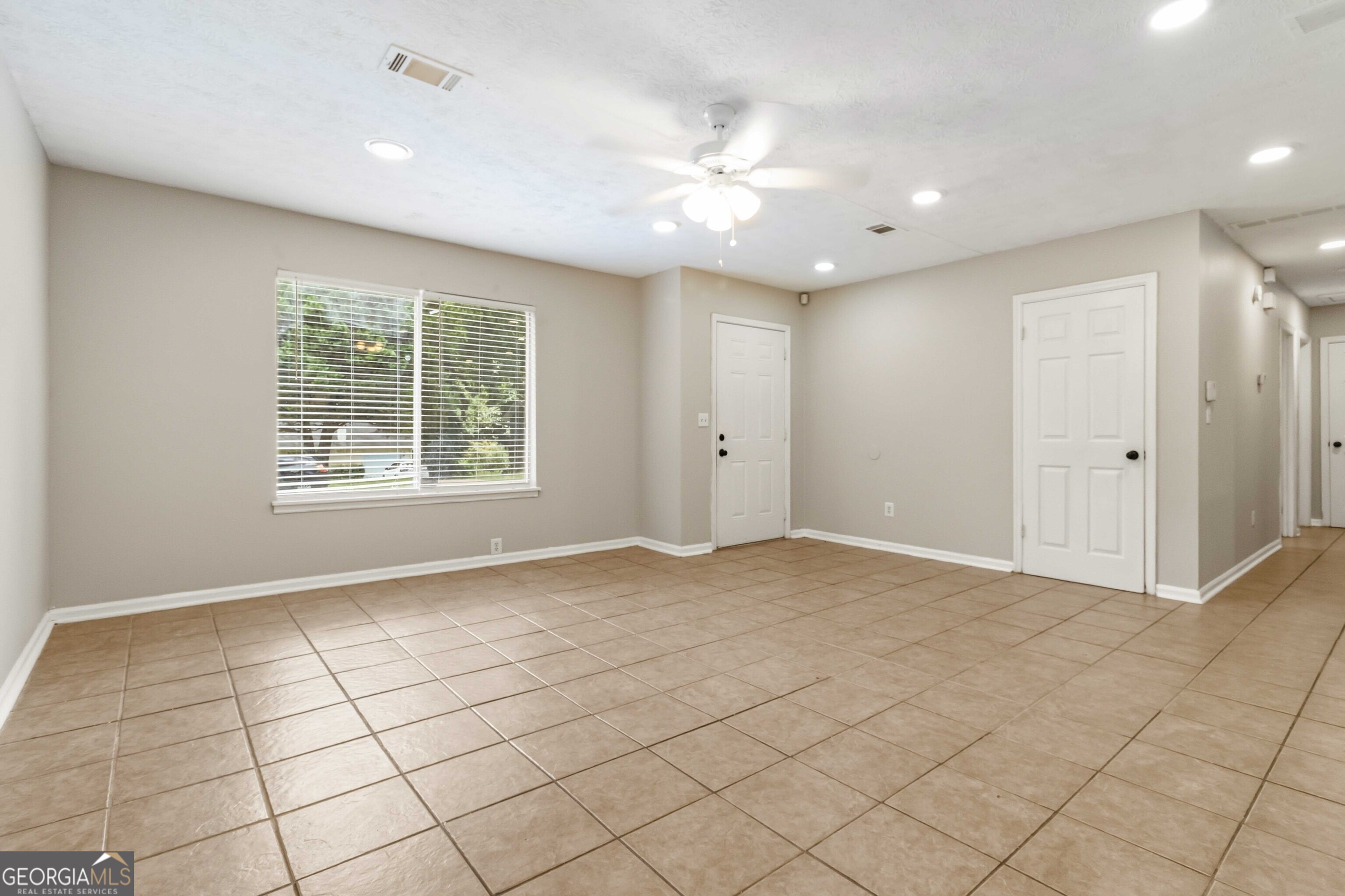 8227 Englewood Trail Property Photo 6