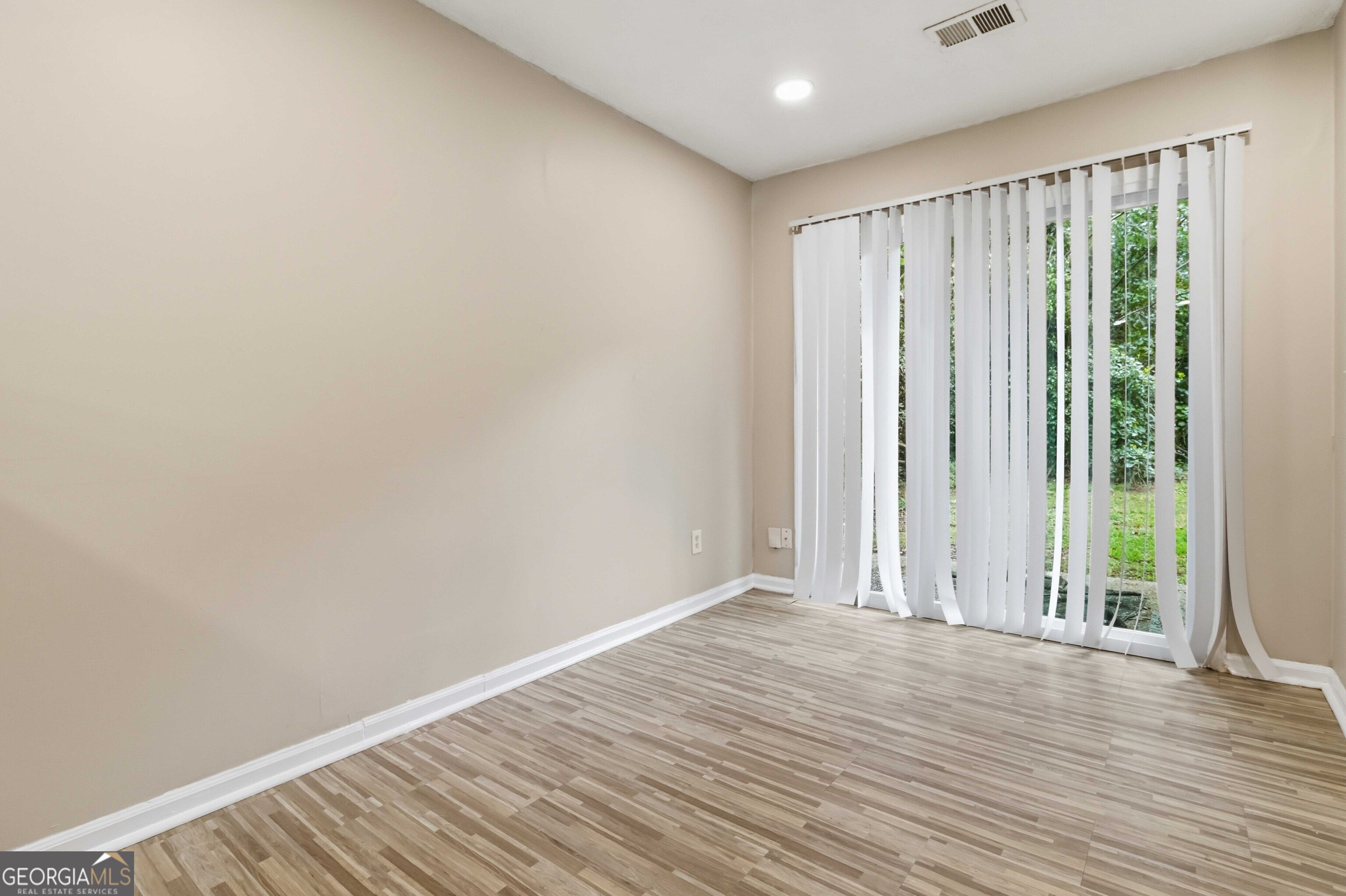 8227 Englewood Trail Property Photo 11