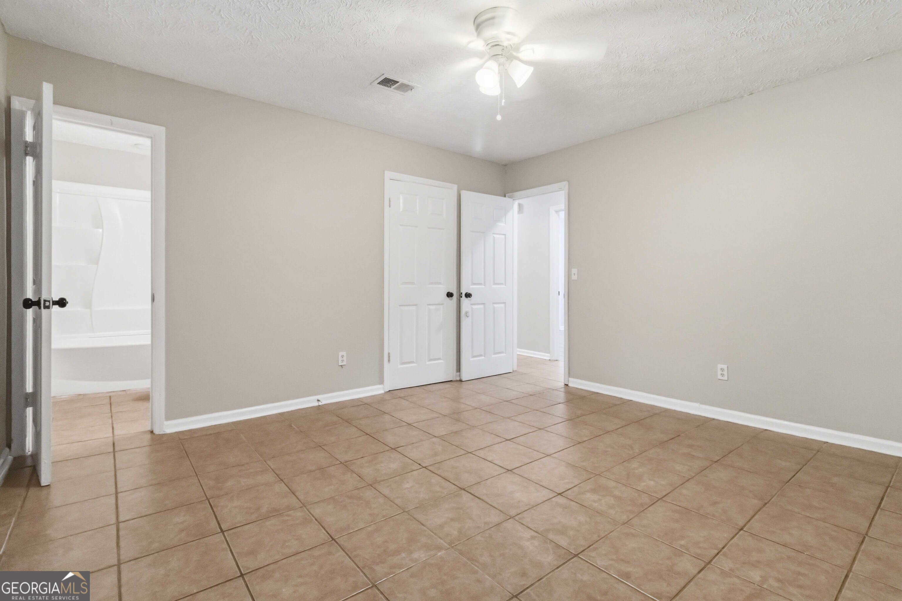 8227 Englewood Trail Property Photo 13