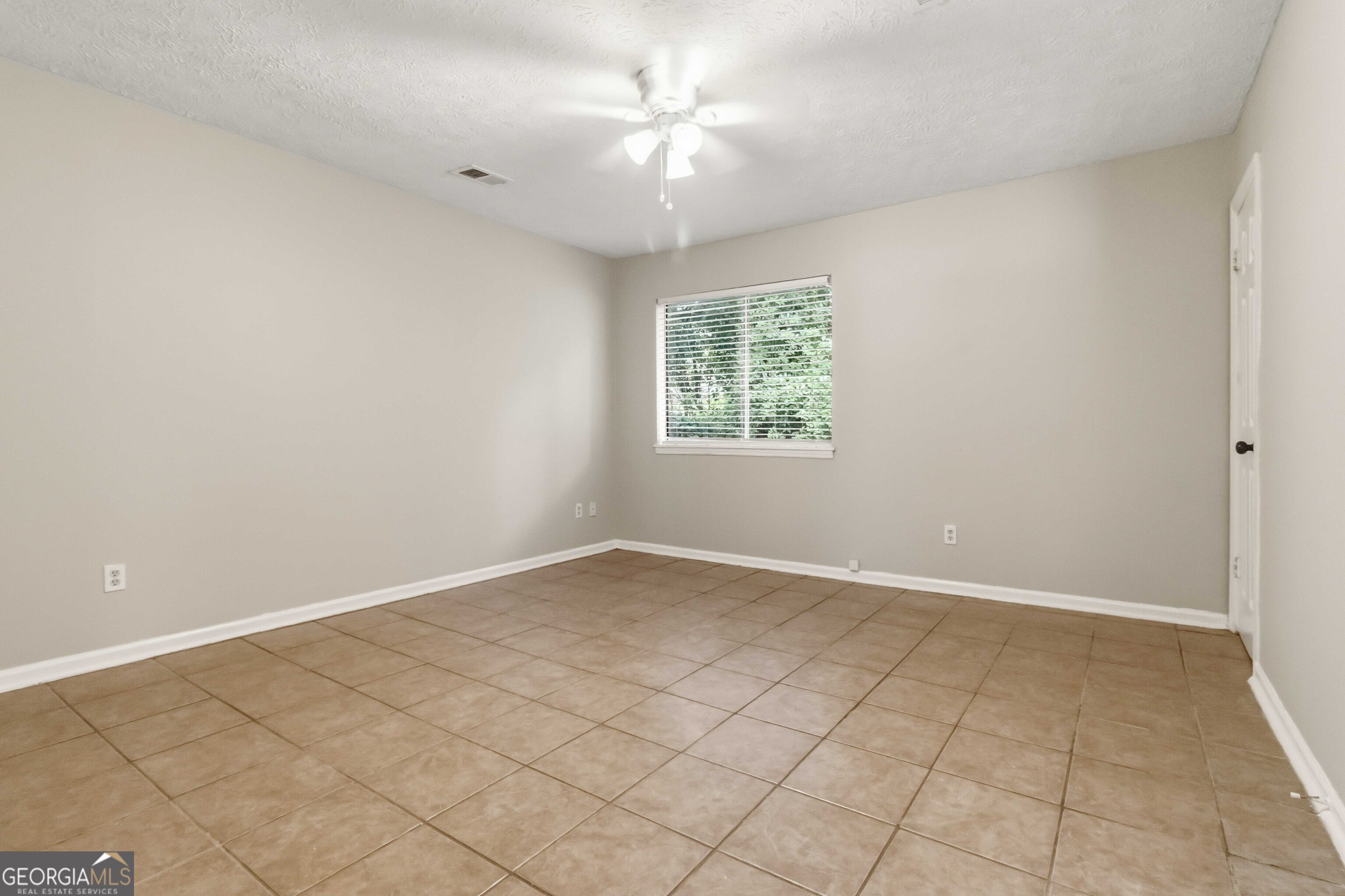 8227 Englewood Trail Property Photo 14