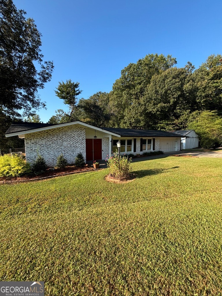 2058 Welcome Road Property Photo 3