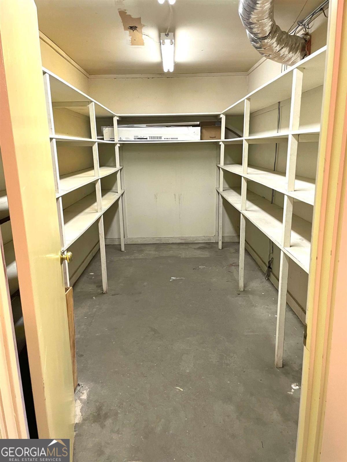 120 Peter Street Property Photo 11