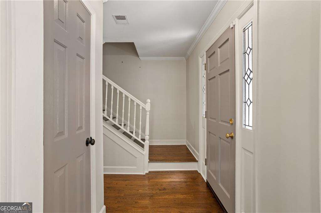 501 Defoors Mill Circle Nw Property Photo 5