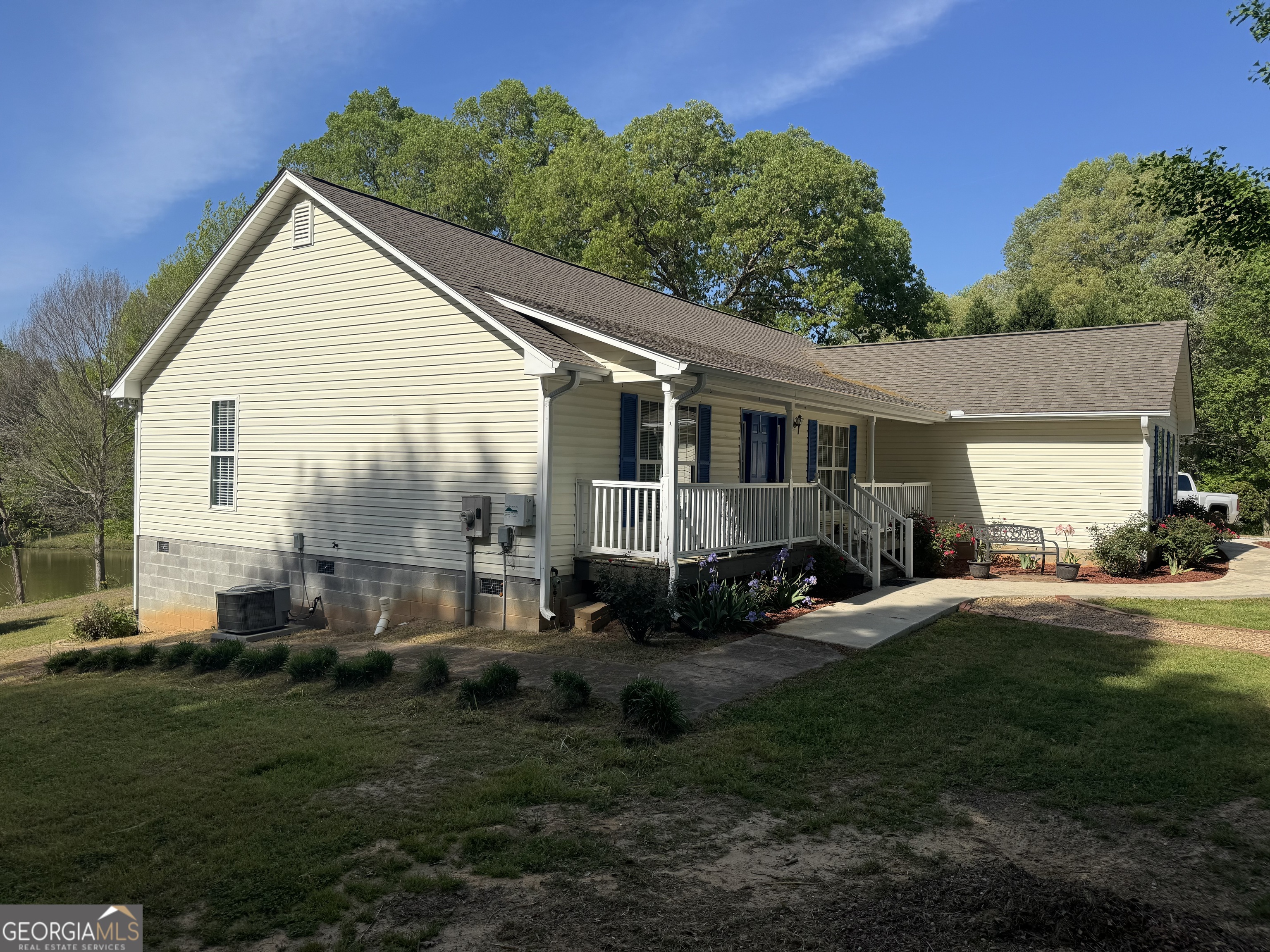 500 Hicks Road Property Photo 3