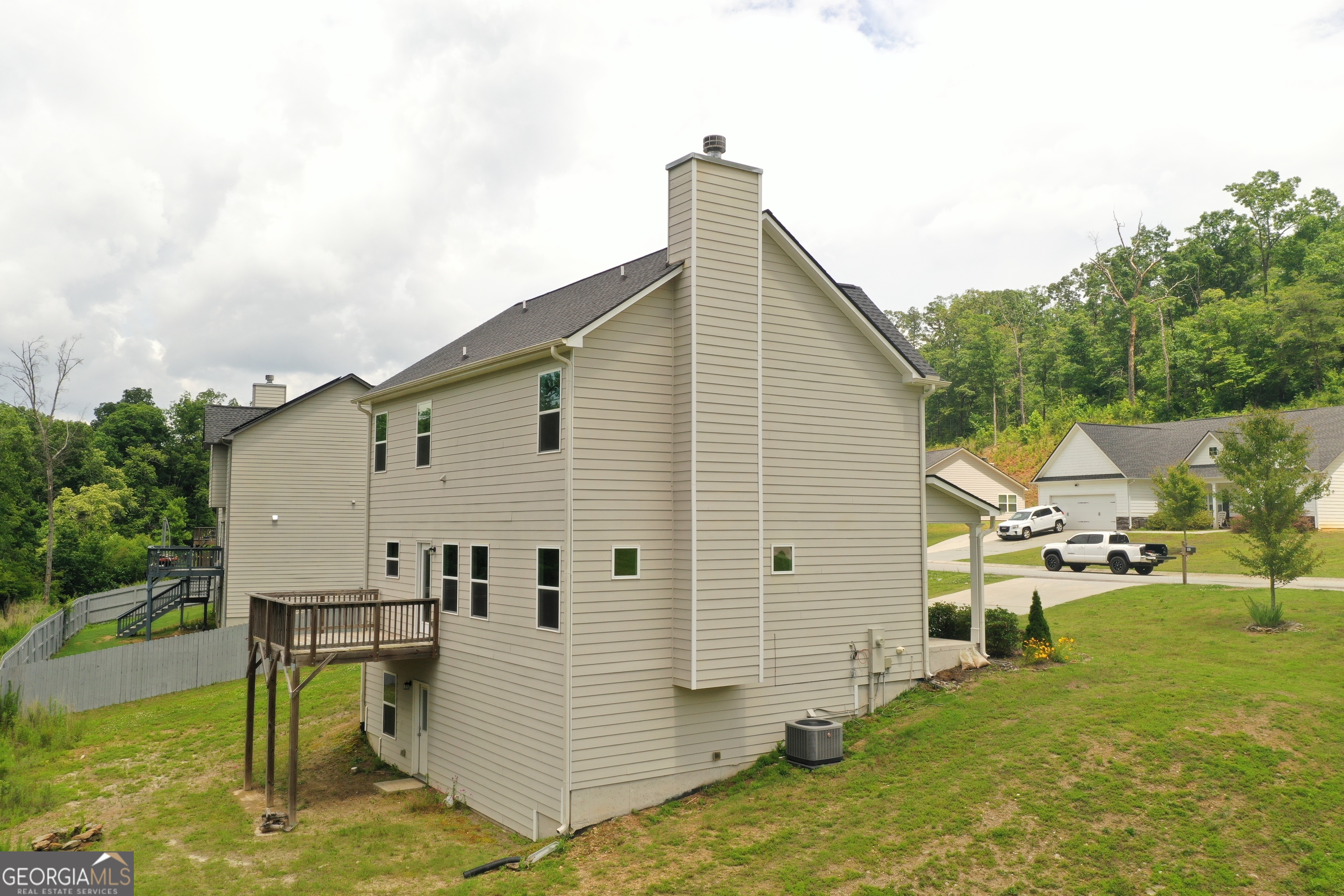 987 Soapstone Drive Property Photo 6