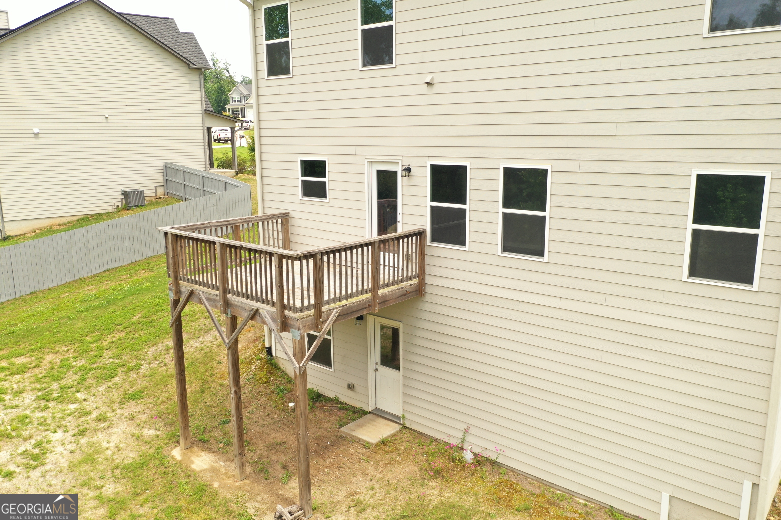 987 Soapstone Drive Property Photo 9