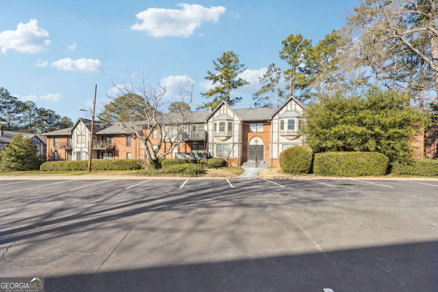 6851 Roswell Road # 20 Property Photo 1