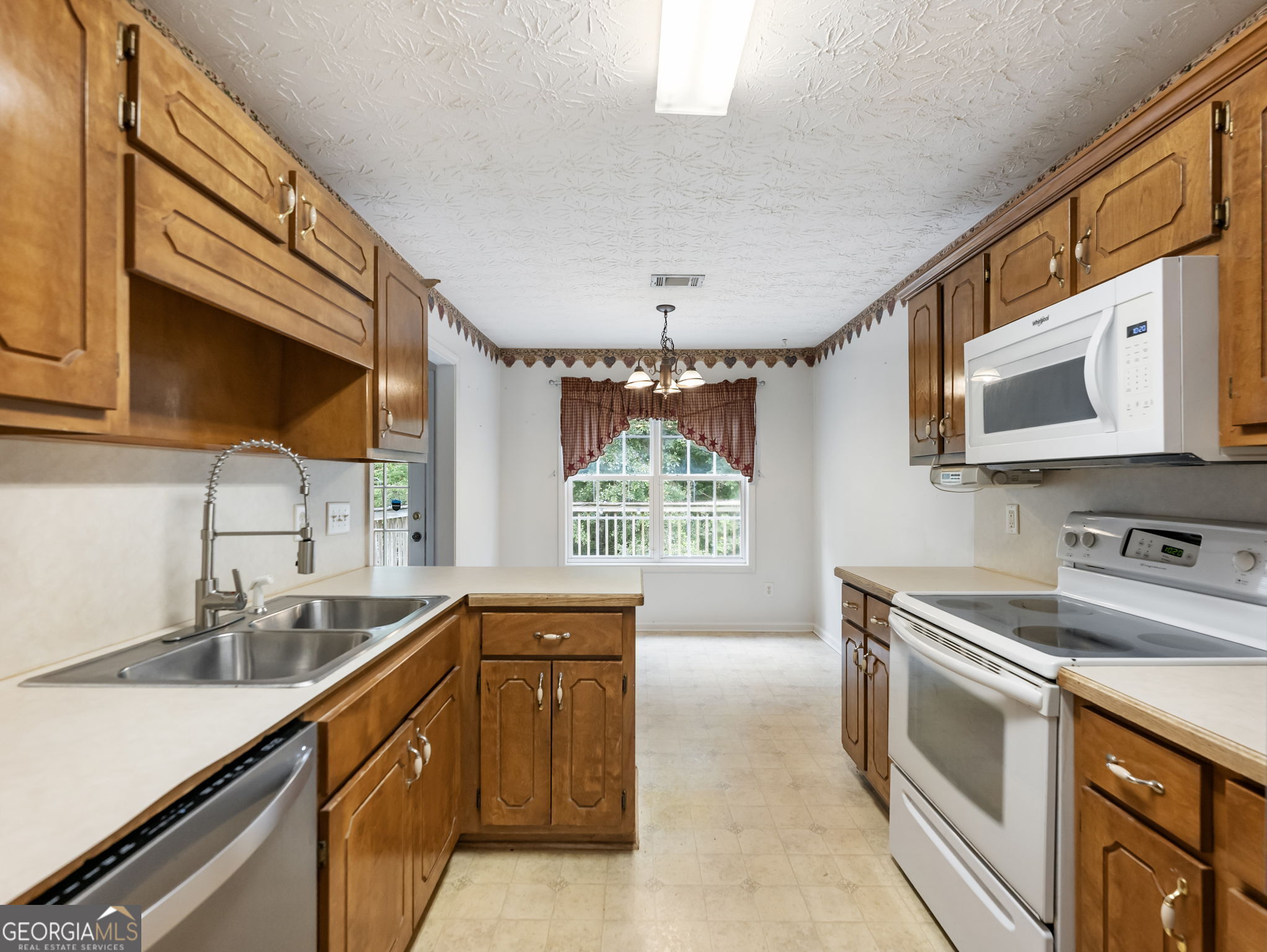 212 Cobblestone Lane Property Photo 10