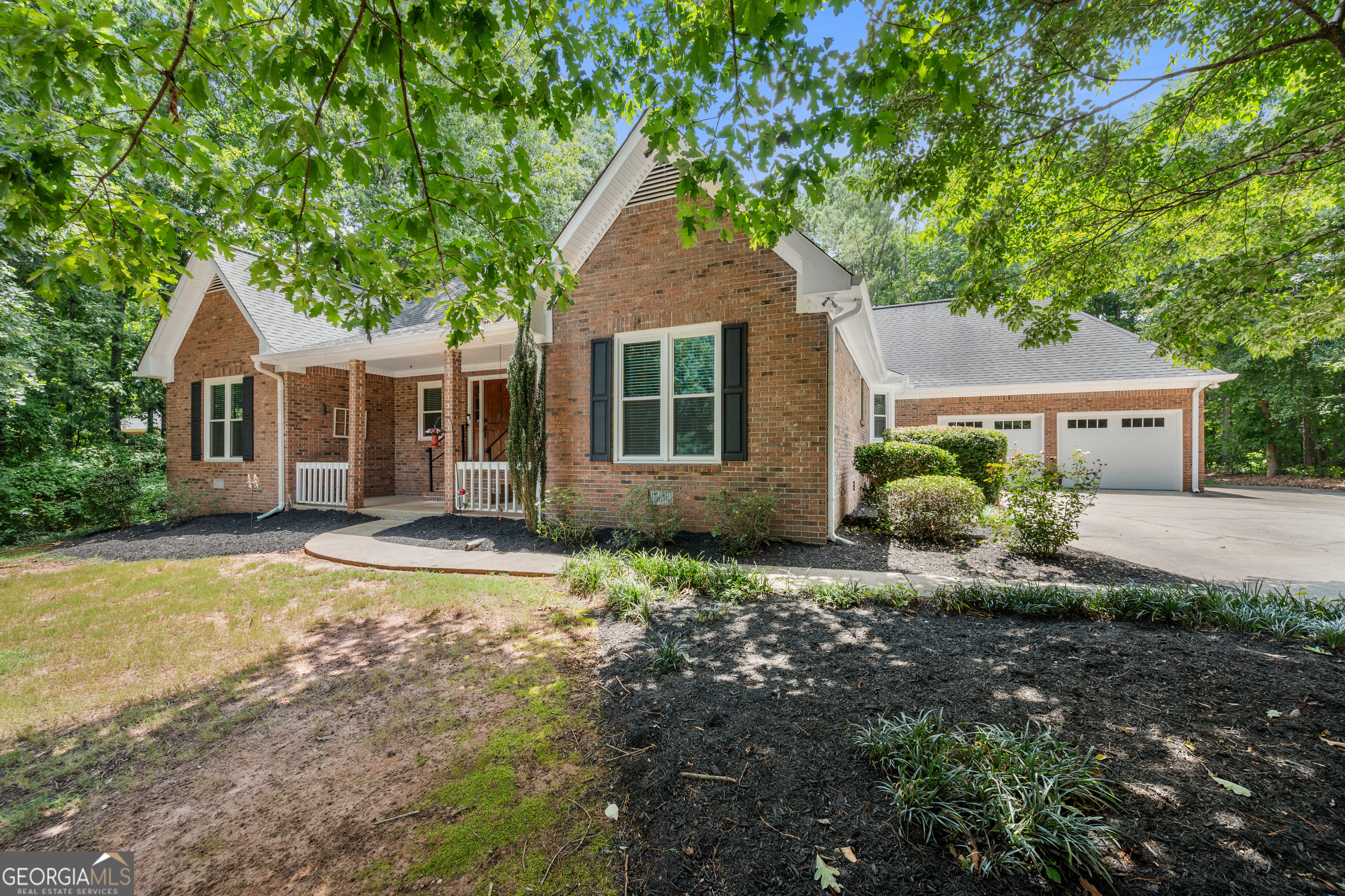 219 Darwish Drive Property Photo 3