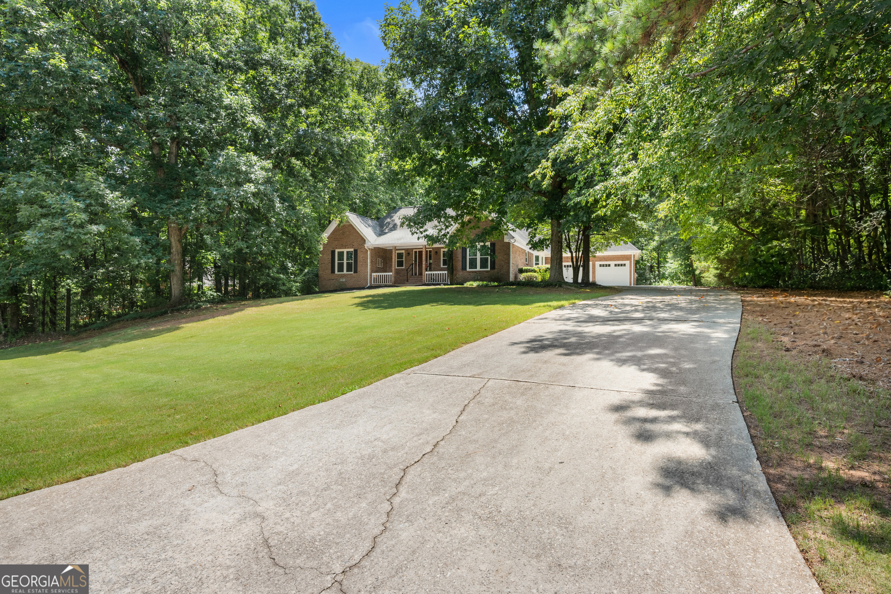 219 Darwish Drive Property Photo 6