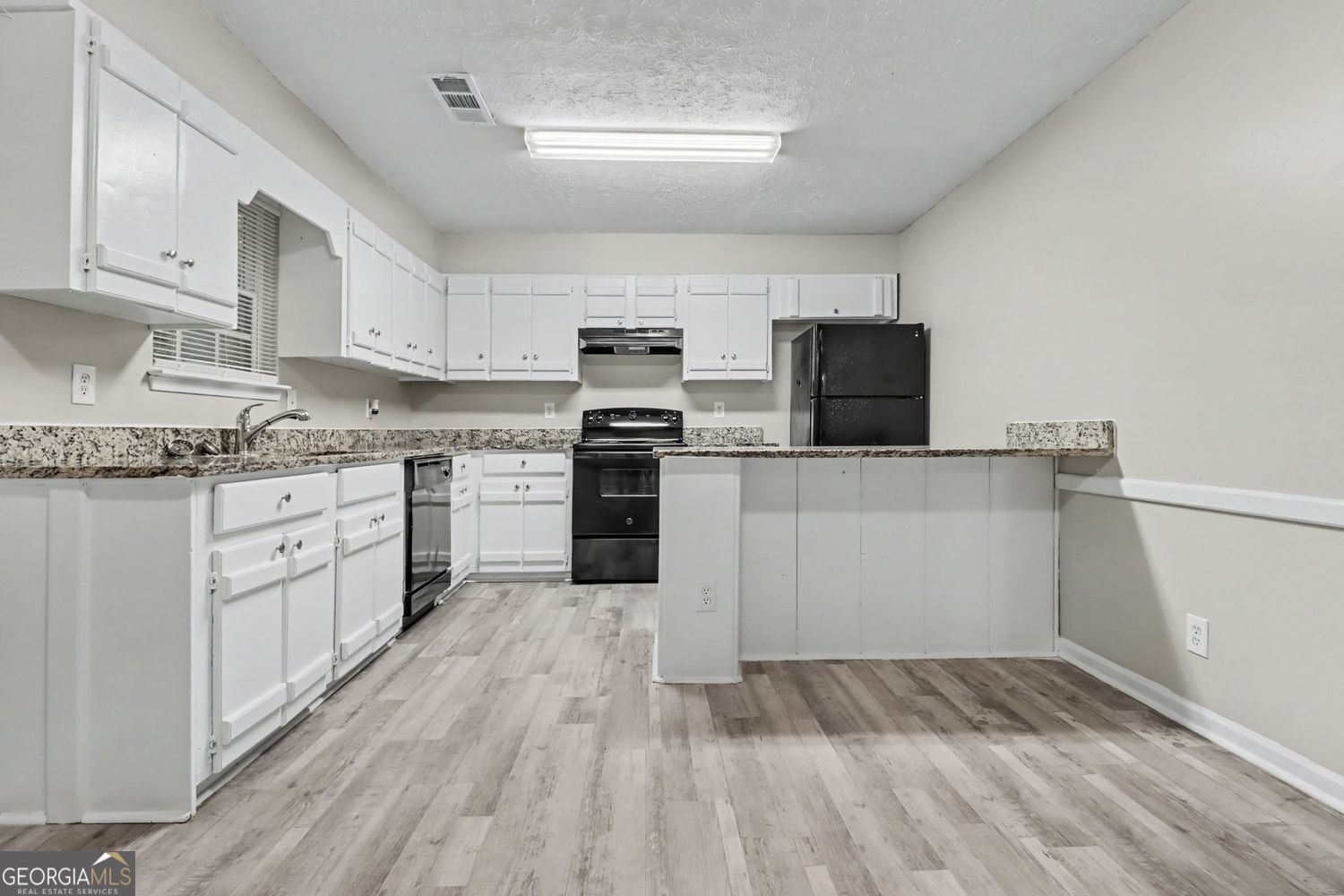 5487 Hall Circle Property Photo 9