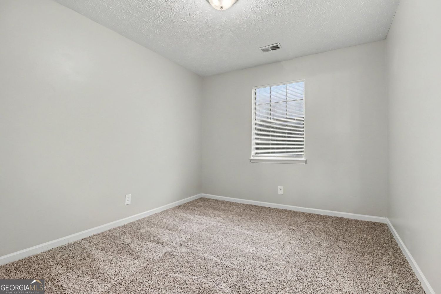 5487 Hall Circle Property Photo 11