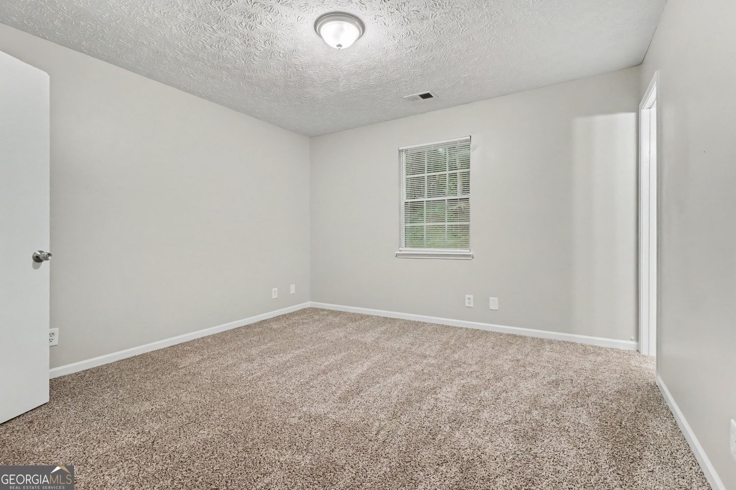 5487 Hall Circle Property Photo 12