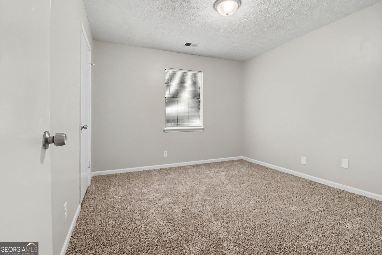5487 Hall Circle Property Photo 15