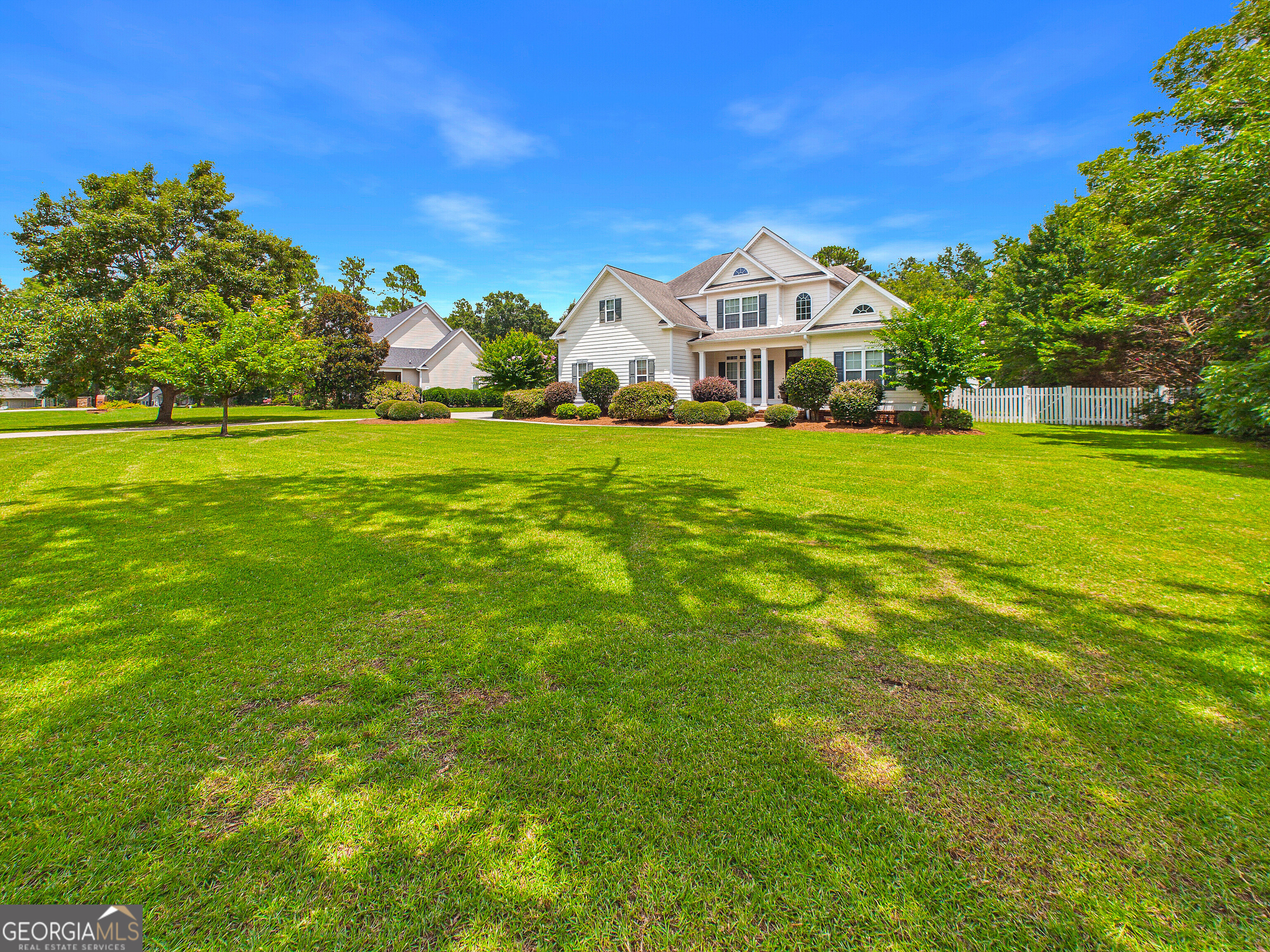 106 Walden Crossing Property Photo 3
