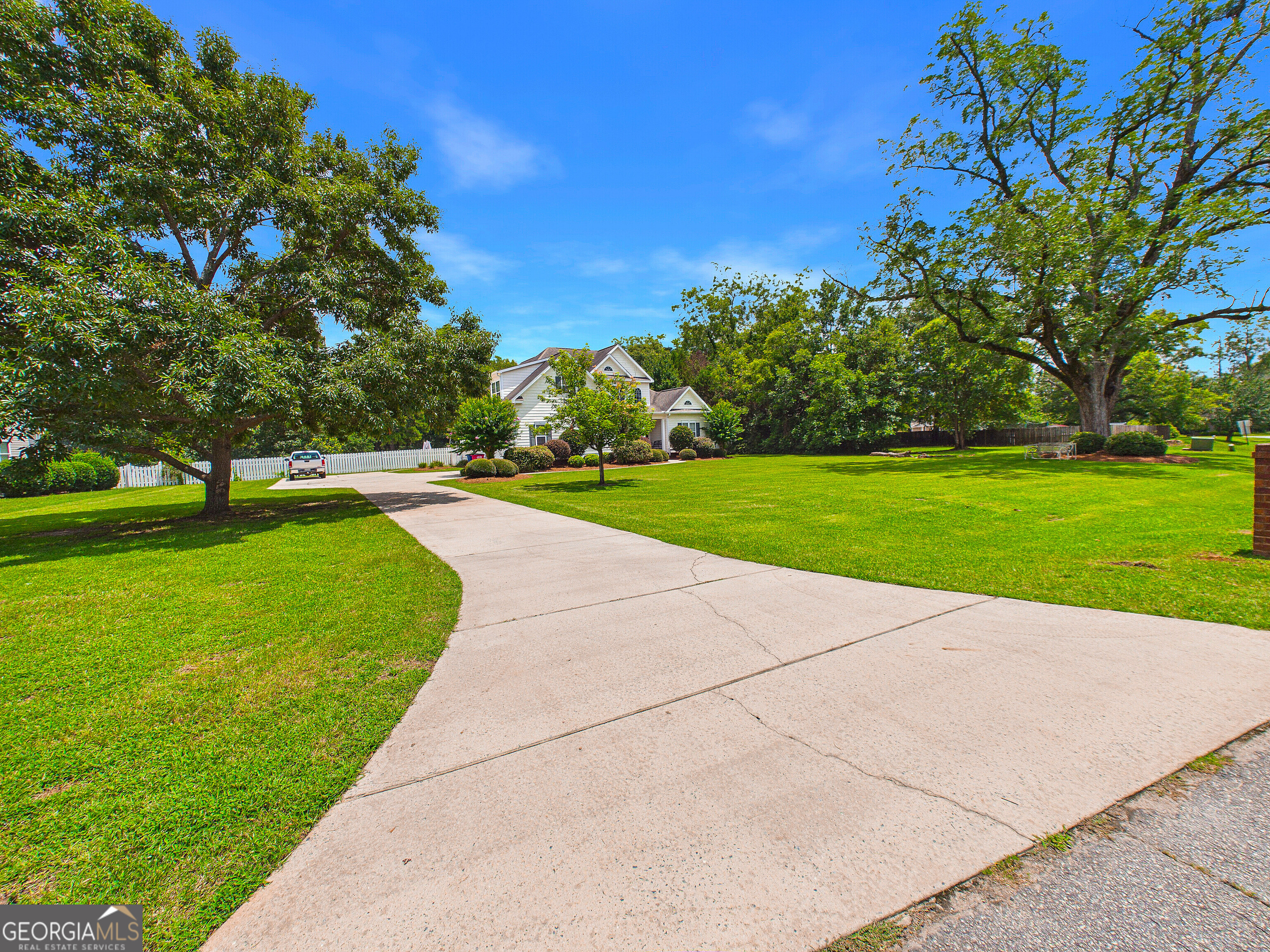 106 Walden Crossing Property Photo 6
