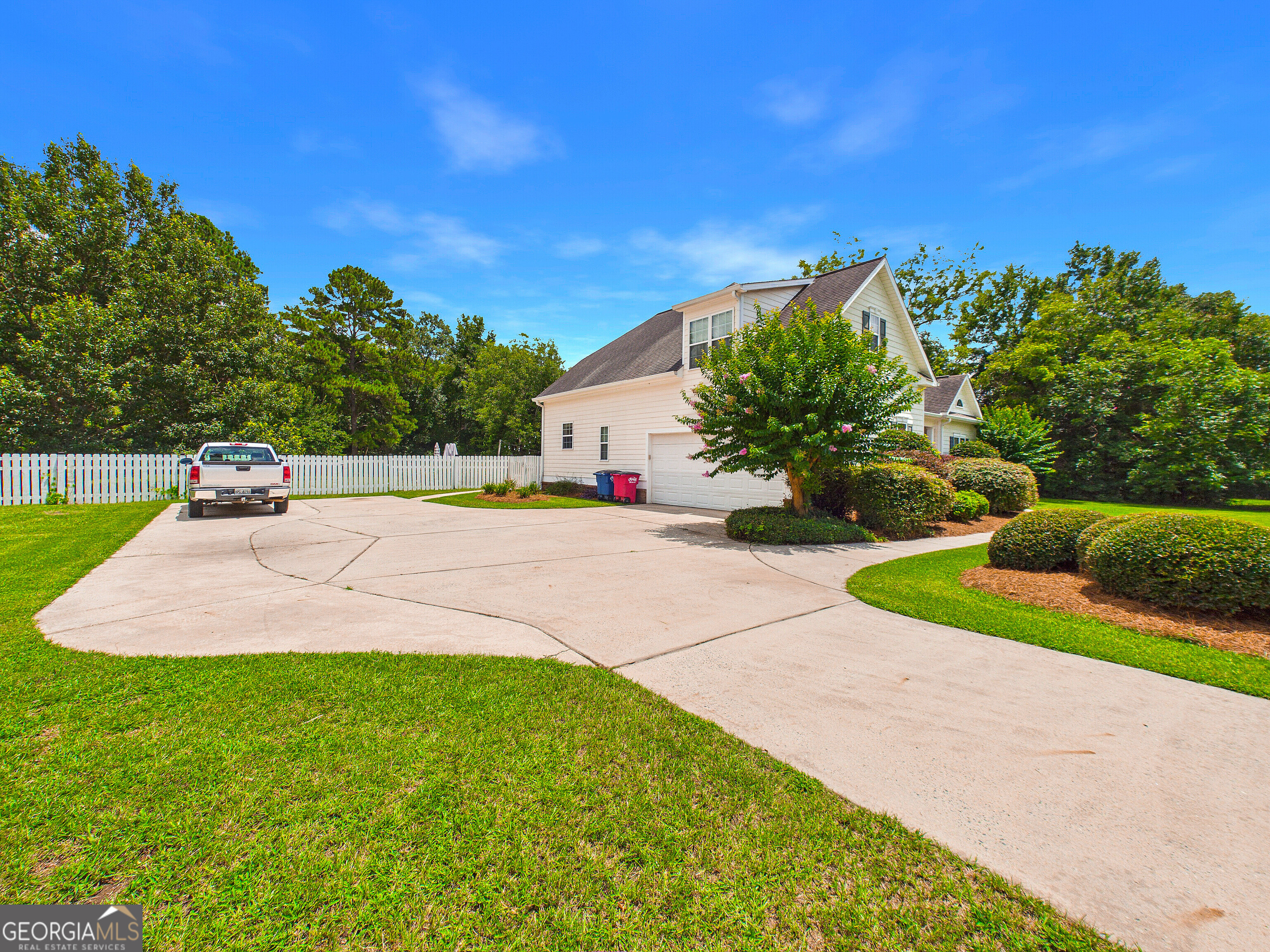106 Walden Crossing Property Photo 8