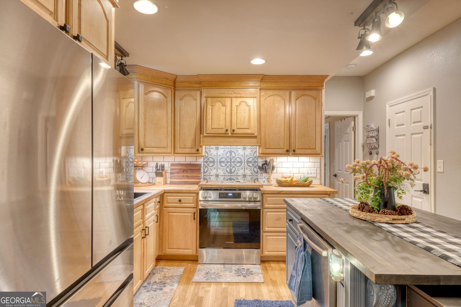 152 Lonesome Pine Trail Property Photo 14