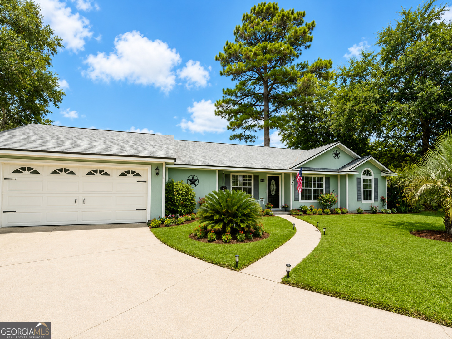 102 Summer Drive Property Photo 2