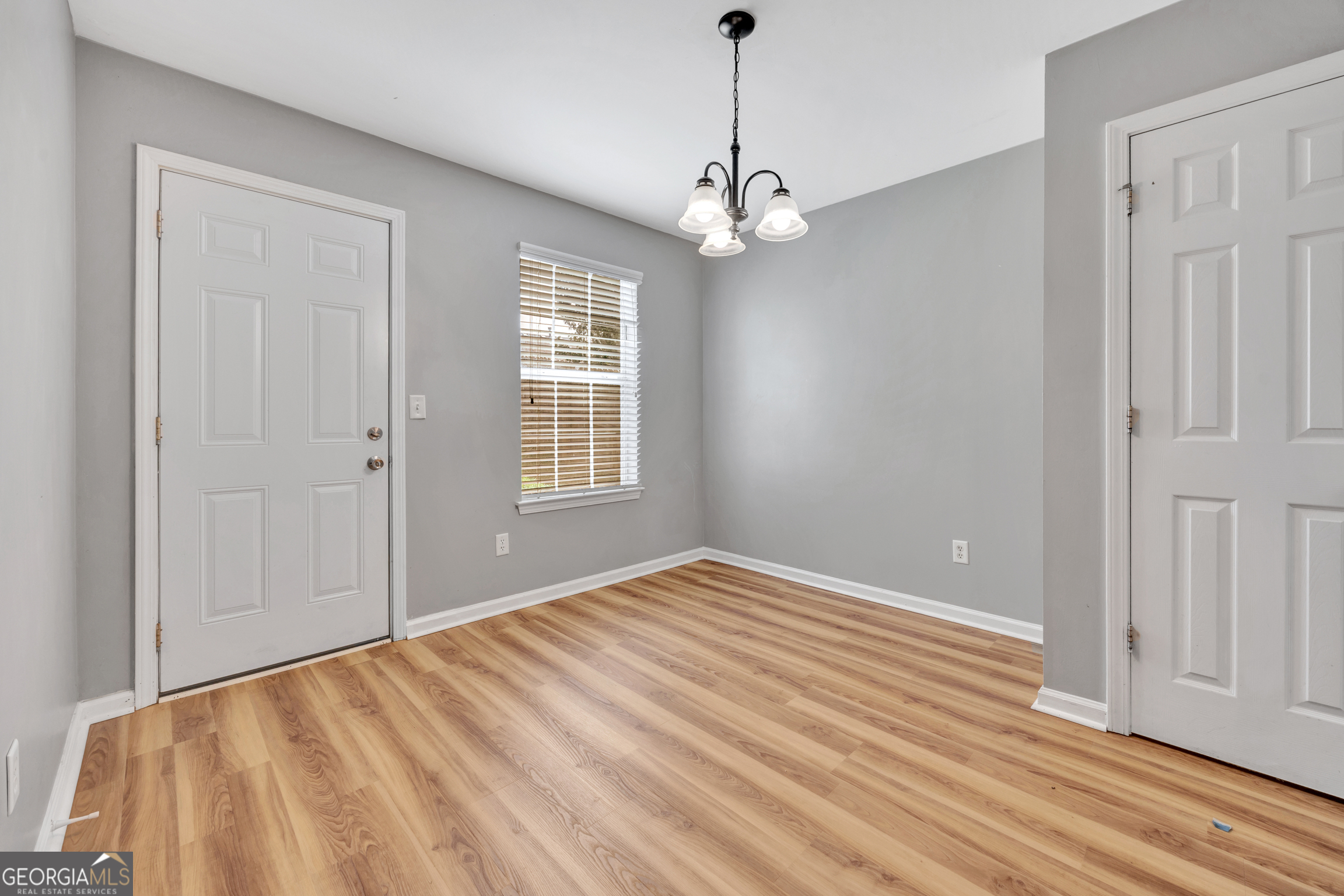 2416 Cornell Circle Property Photo 12