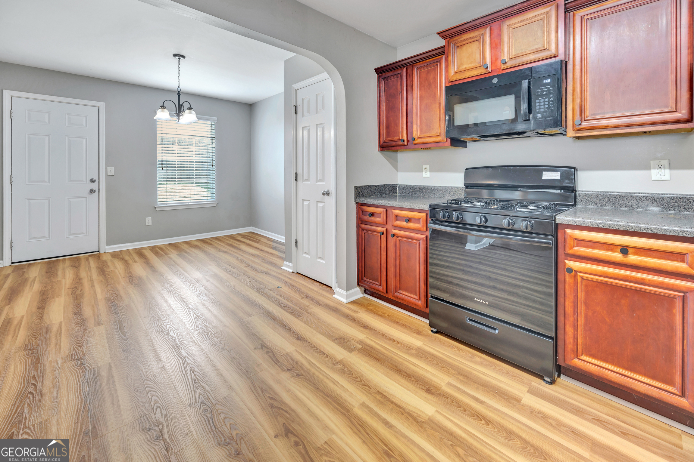 2416 Cornell Circle Property Photo 17