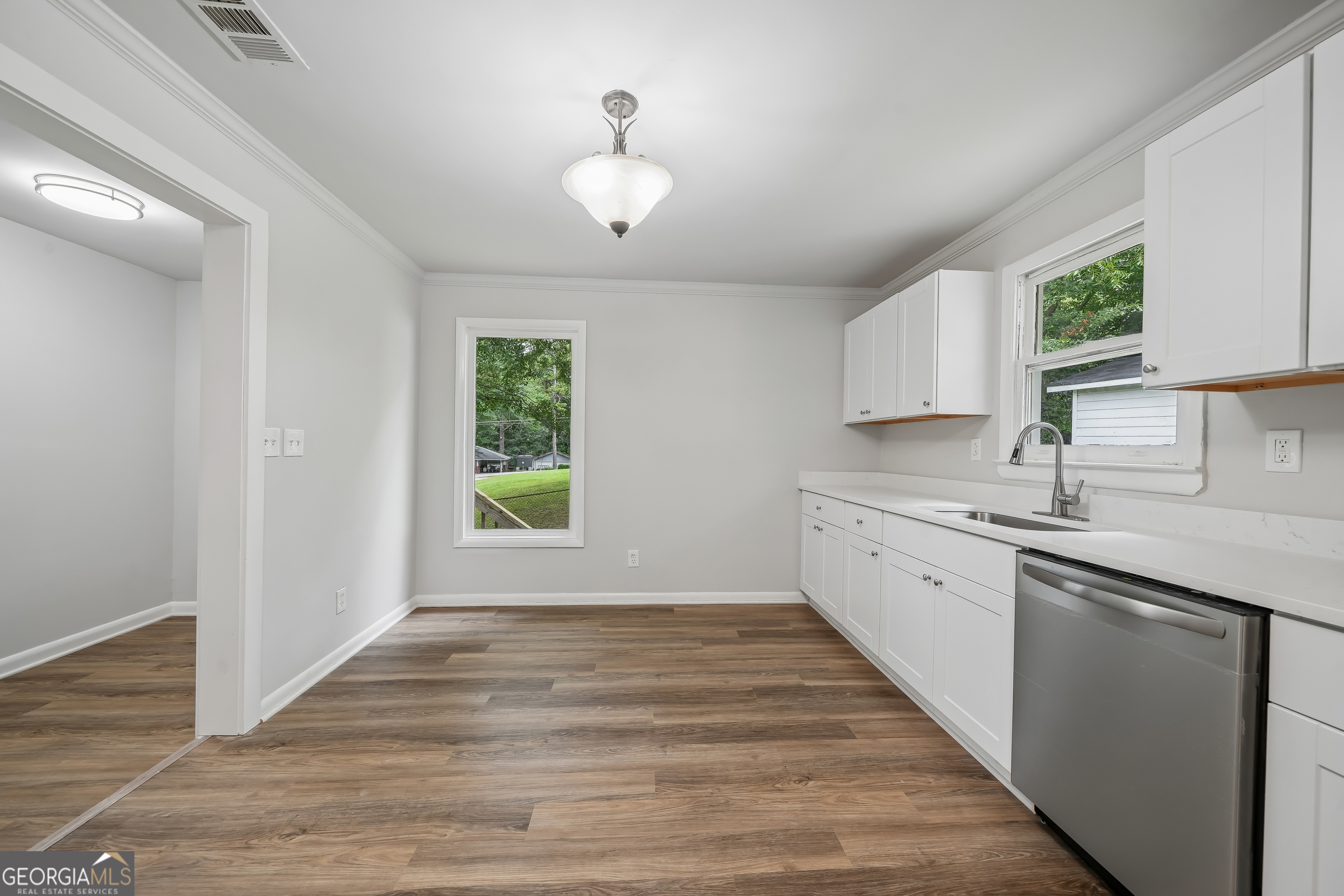 6771 Kull Drive Property Photo 4